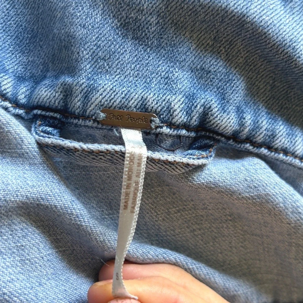 Free‎ People Rumors Denim Jacket Light Indigo Paneled Seams Size S - Picture 5 of 10